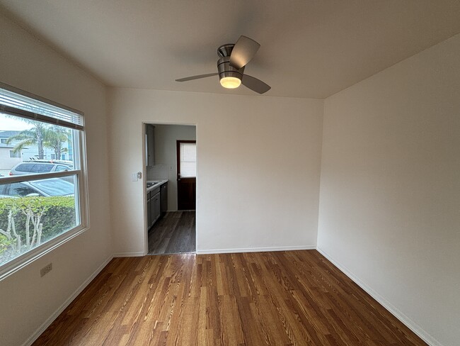 Photo - 3143 Keats St