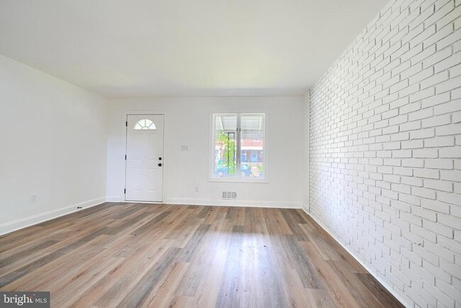 Photo - 2204 Redthorn Rd