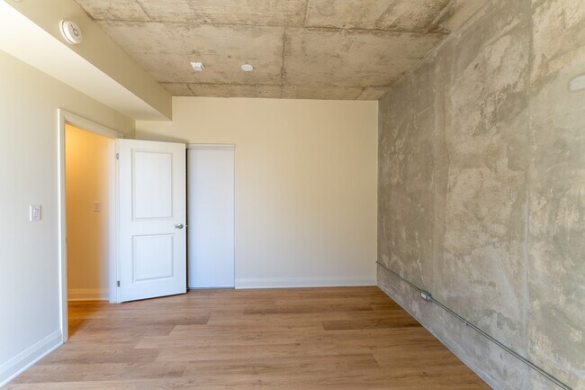 Photo - 11 Robert St Unit 601