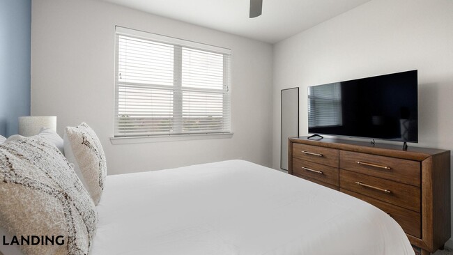 Photo - 255 Williamsburg Pkwy Unidad K308
