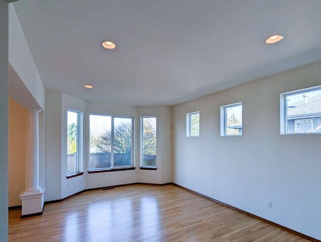 Photo - 5907 77th Dr NE