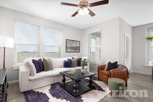 Photo - 8005 Calhoun Vly Dr