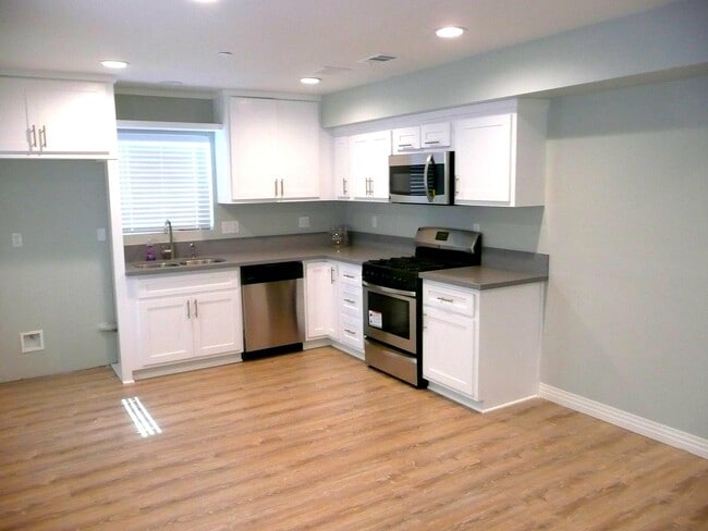 Photo - 1431 S Beacon St Townhome