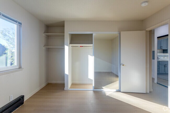 1BR, 1BA - 562SF - Bedroom - 2610 Regent St.