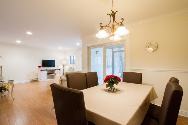 Photo - 120 Lexington Ct