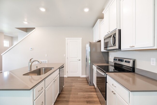 Photo - Newer 4 bdrm plus Flex Room Home In Town- 1 Months rent concession!