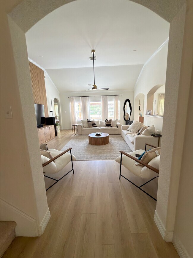 Photo - 16927 Locust Springs Dr