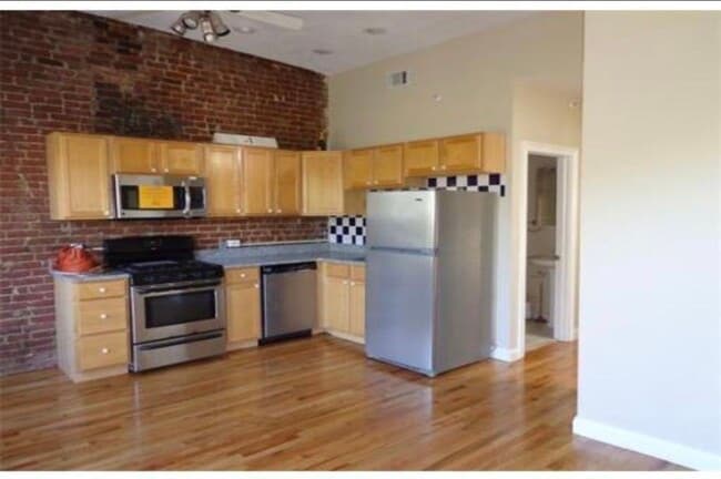 Photo - 177 W Fifth St Unit 3