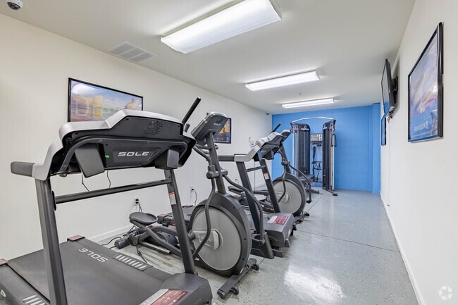 Fitness Center - Stratford Court Apartments
