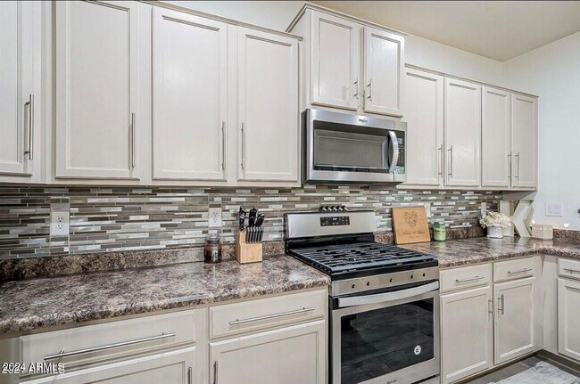 Photo - 18211 W Eva St