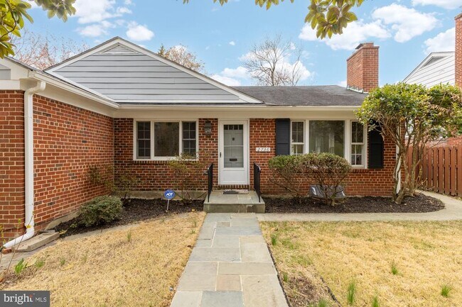 Photo - 2736 Stephenson Ln NW