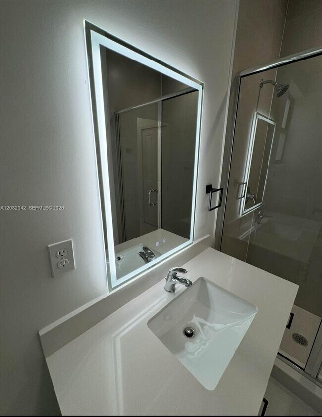 Photo - 14429 SW 19th St Unidad 1