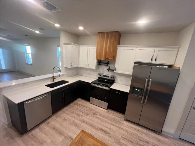 Photo - 10805 Tildon Ave