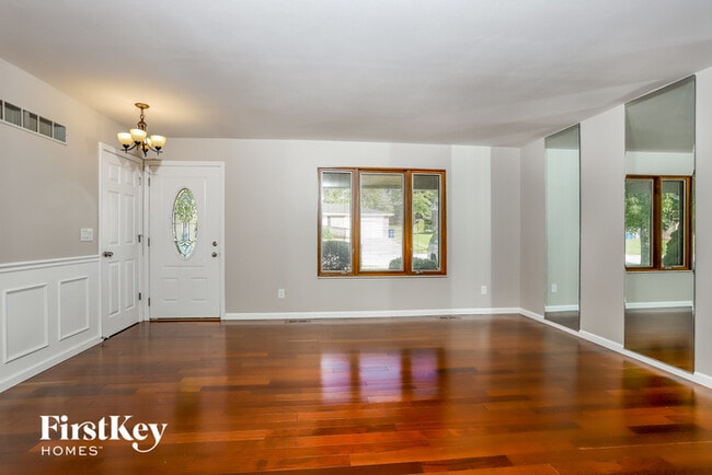 Photo - 3105 Hawk Dr