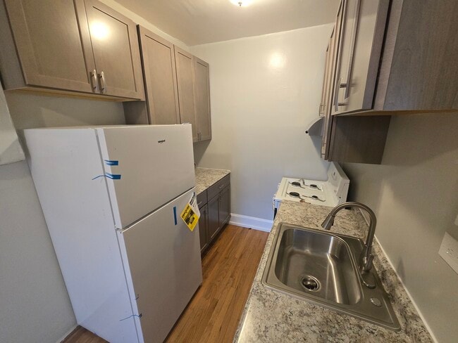 Photo - 3412 W Montrose Ave Unit 106