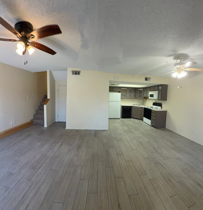 Photo - 2040 S Longmore