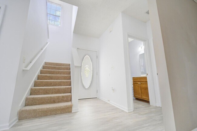 Photo - 3 Bedroom with a Fabulous Florida Room in ...