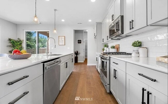 Photo - 6146 41st St NE