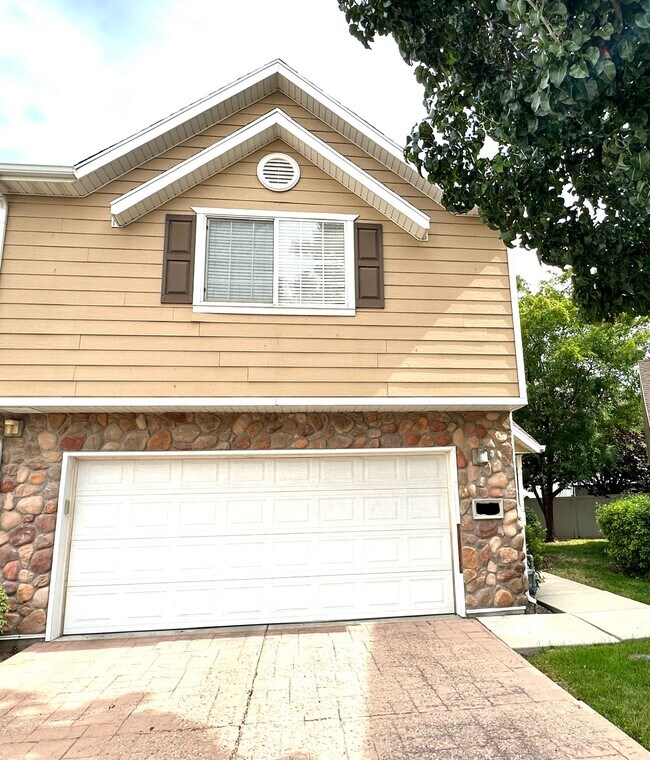 Photo - 561 E Purple Lilac Ln