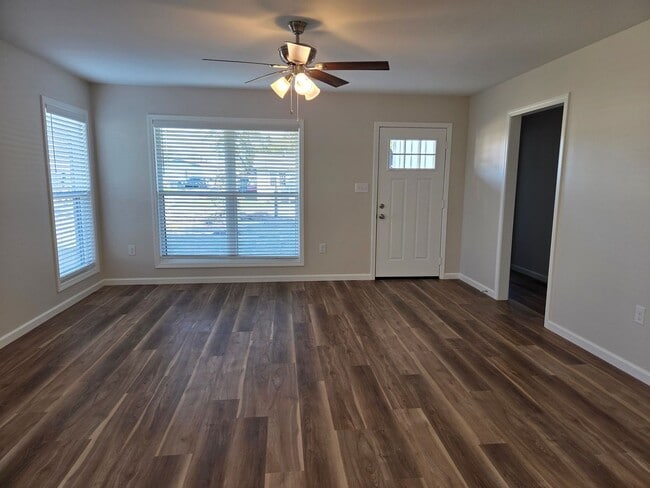 Photo - 3 Bed 2 bath home on corner lot