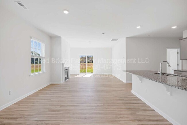 Photo - 1837 Vanderlyn St