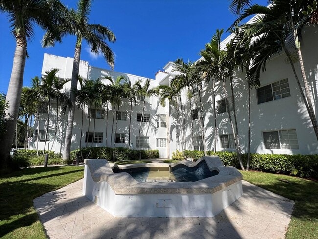 Building Photo - 1300 Pennsylvania Ave Unit 105