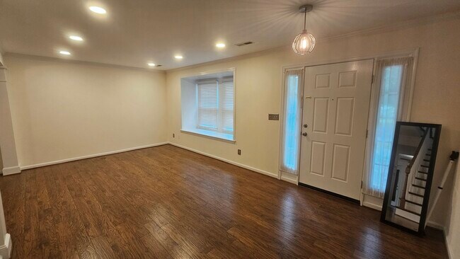 Photo - 3210 Gateway Cir