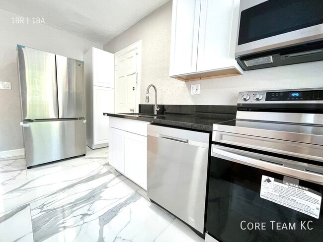 Photo - 1114 W 45th St Unidad 1114-3