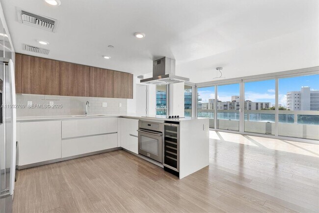 Photo - 1025 92nd St Unit 707