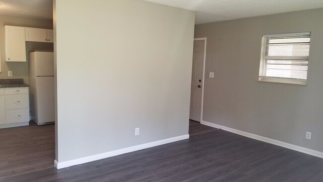 512 Parker Rd