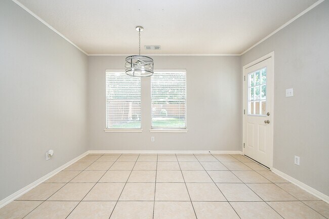 Photo - 707 New Pines Dr