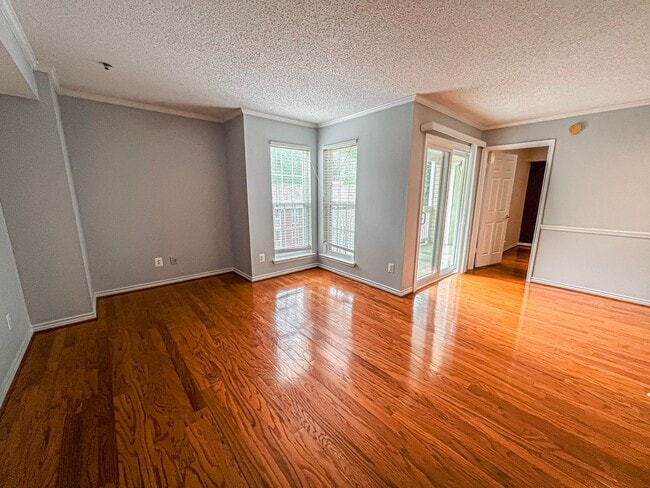 Photo - Charming 1 Bed 1 Bath Unit With Private Ba...