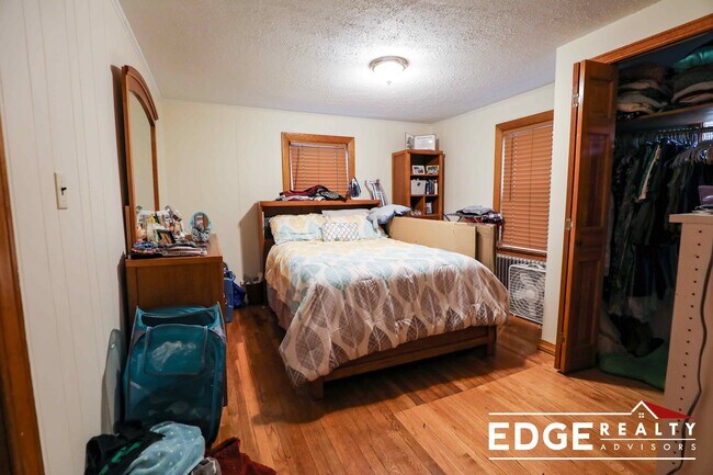 Photo - 2 Oneil Pl Unit 2