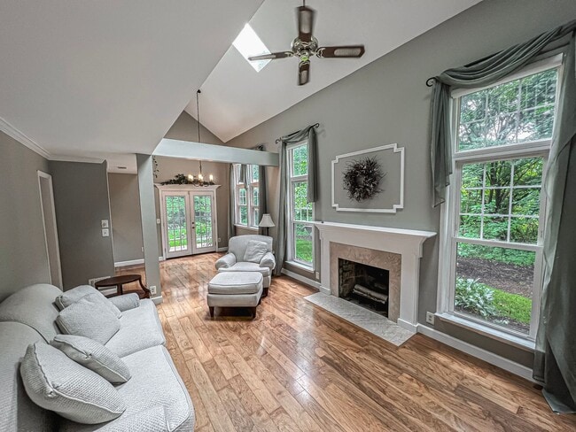 Photo - Bright And Relaxing 2 Bed 2 Bath Partially Furnished Home in Beautiful Franklin Farm Foundation