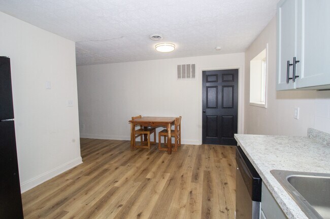 Photo - 13949 Compton Rd