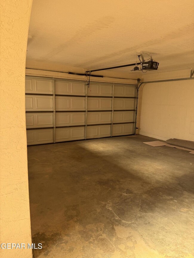 Photo - 320 Thunderbird Dr