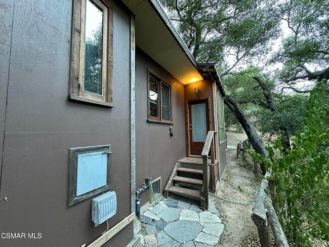 Building Photo - 1281 Old Topanga Canyon Rd