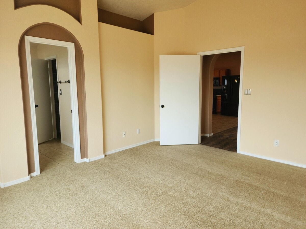 Photo - 764 Terracotta Pl SW