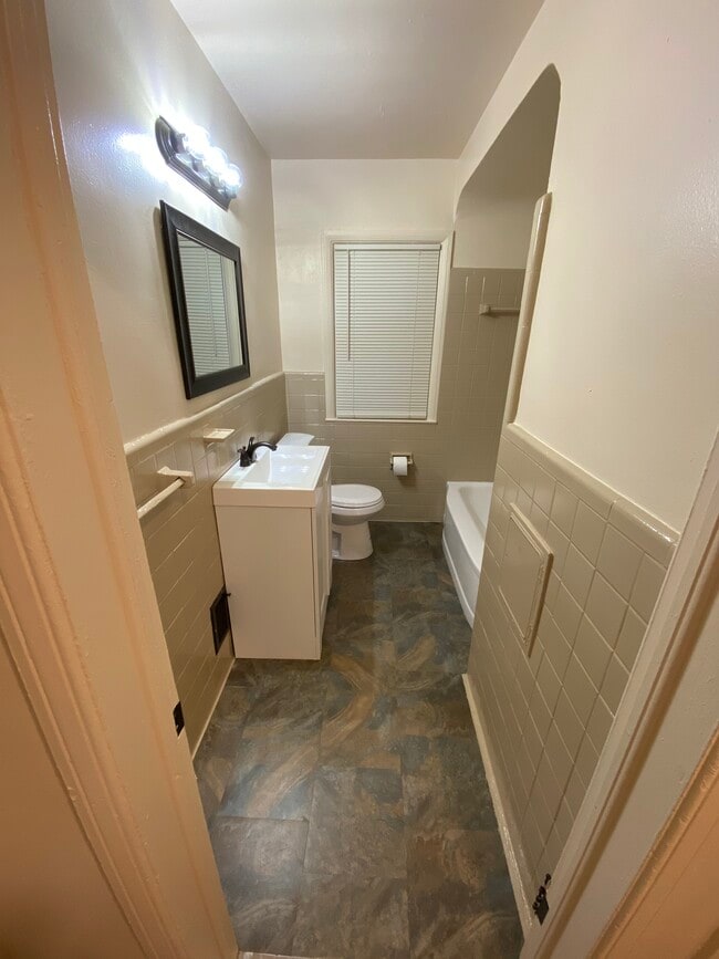 Photo - 10022 Artesian St