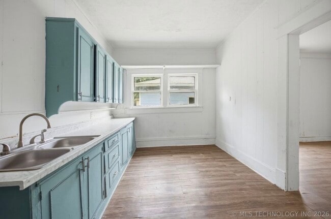 Photo - 908 N Collins Ave