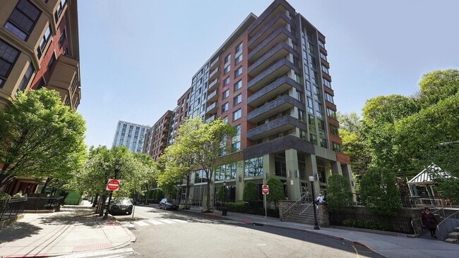 Building Photo - 800 Jackson St Unit 311
