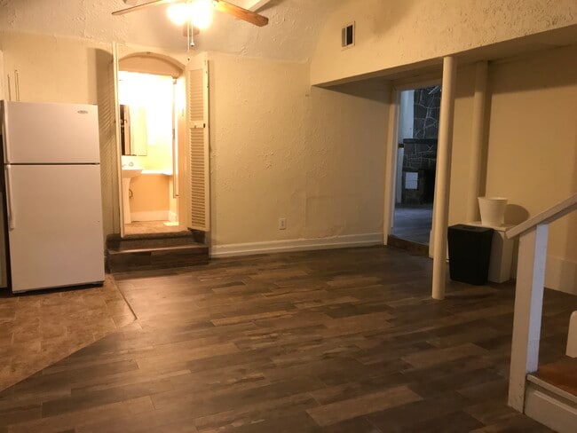 Photo - 1049 Vance Ave NE Unidad #3