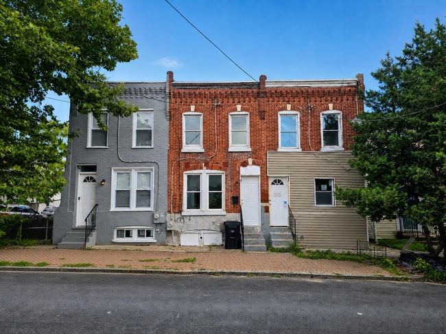 Building Photo - 317 E 13th St