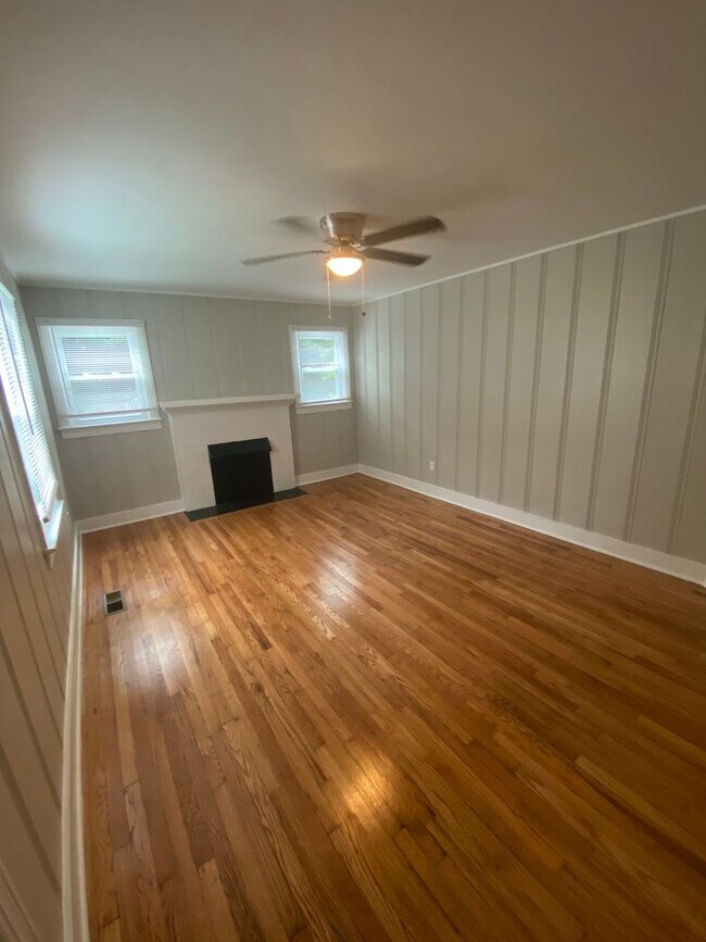 Cute cottage style home in historic Hampto... Rental House Rental in