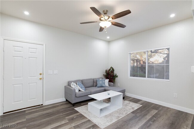 Building Photo - 8501 W University Ave Unit 1016