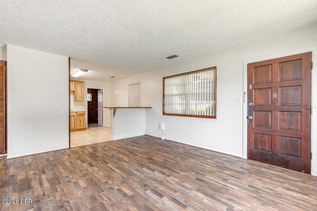 Photo - 1584 Valencia Ave
