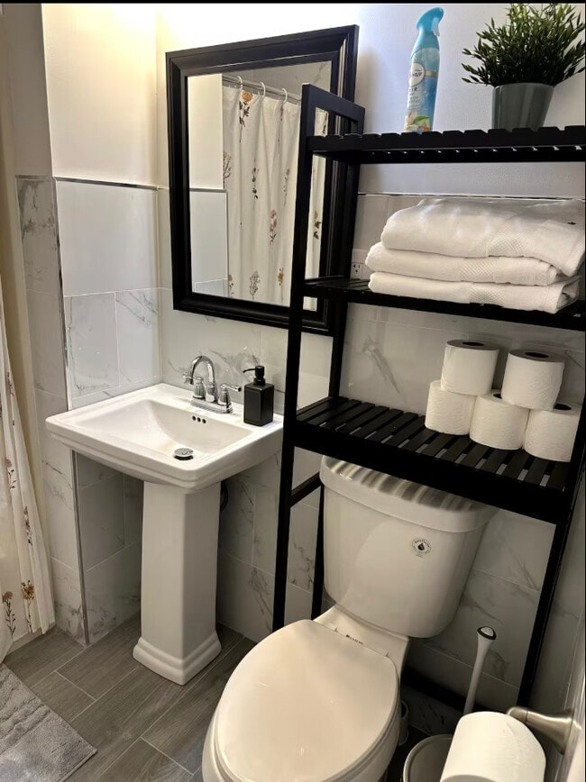 Bathroom - 81 Academy St