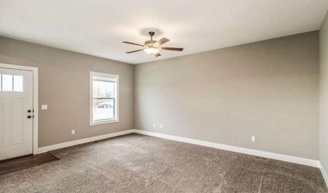 Photo - Sublease - 3 Bedroom Townhome Available Ja...