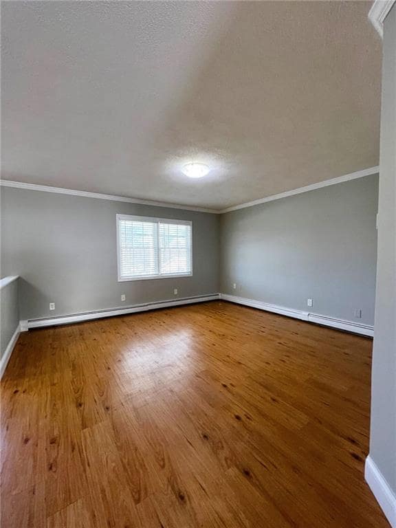 Photo - 927 Elm St Unit 3