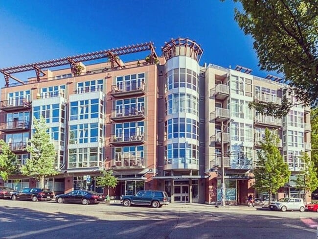 Building Photo - Stylish Capitol Hill Loft Condo w/ Floor-to-Ceiling Windows, Gas Fireplace Unit 605